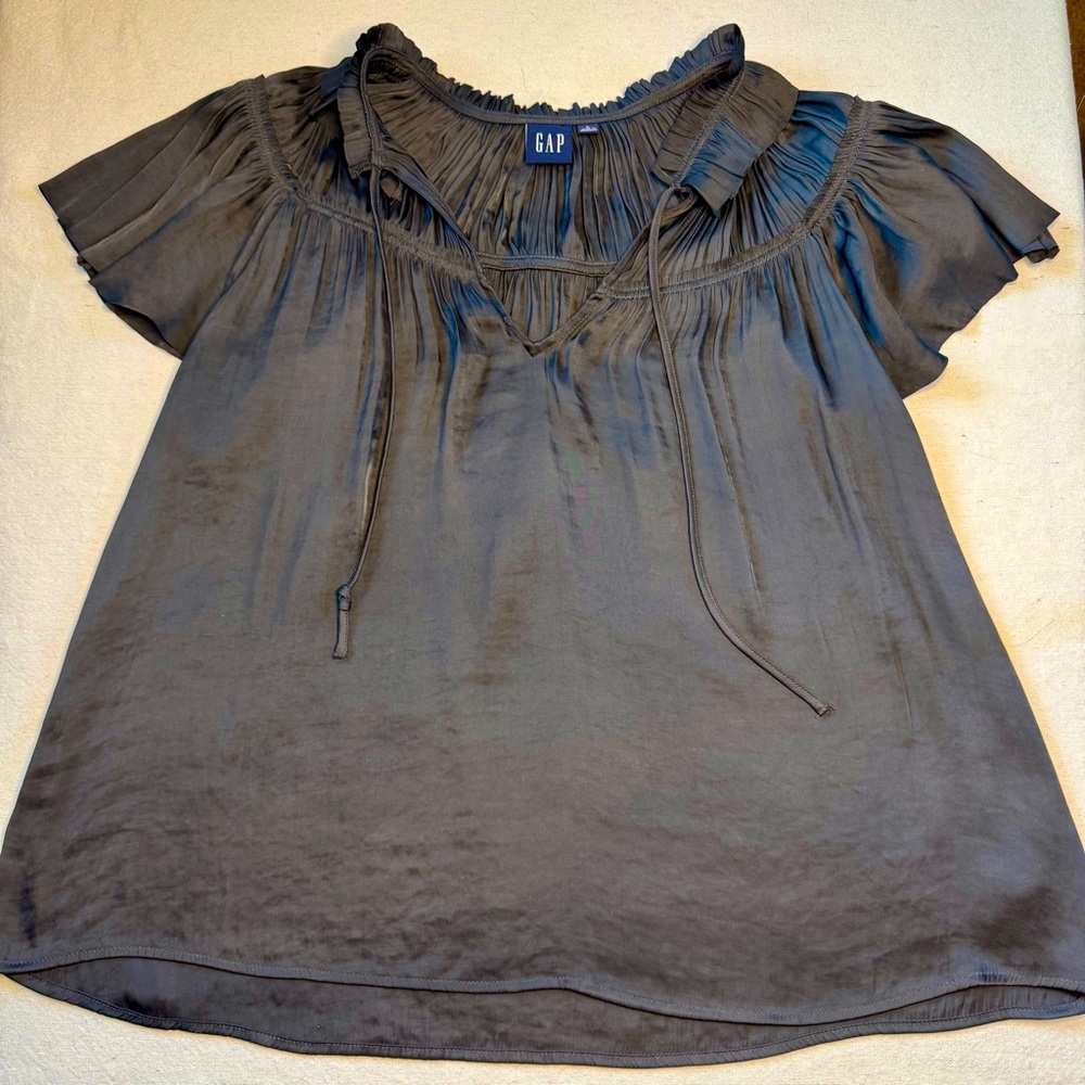 GAP Women's Satin Gray Peasant Flutter Sleeve Top Large